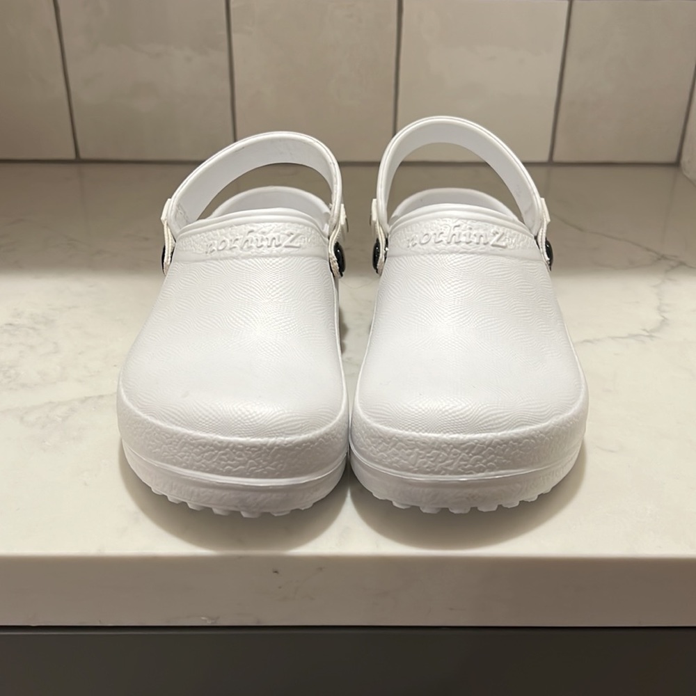 NWOT{nothinZ}Sz L8, JR 6 white Clog - Picture 3 of 8